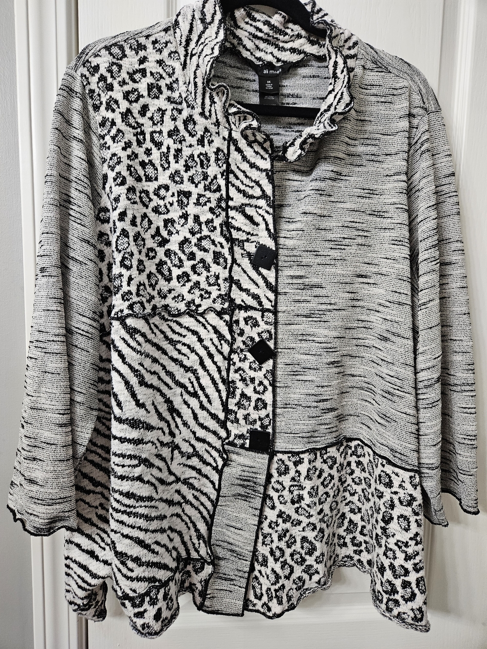 Ali Miles Black & White Striped Women's Cardigan Sweater